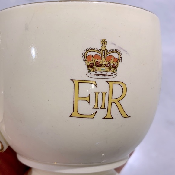 Royal Winton Queen Elizabeth 2 coronation tea cup - Picture 5 of 9